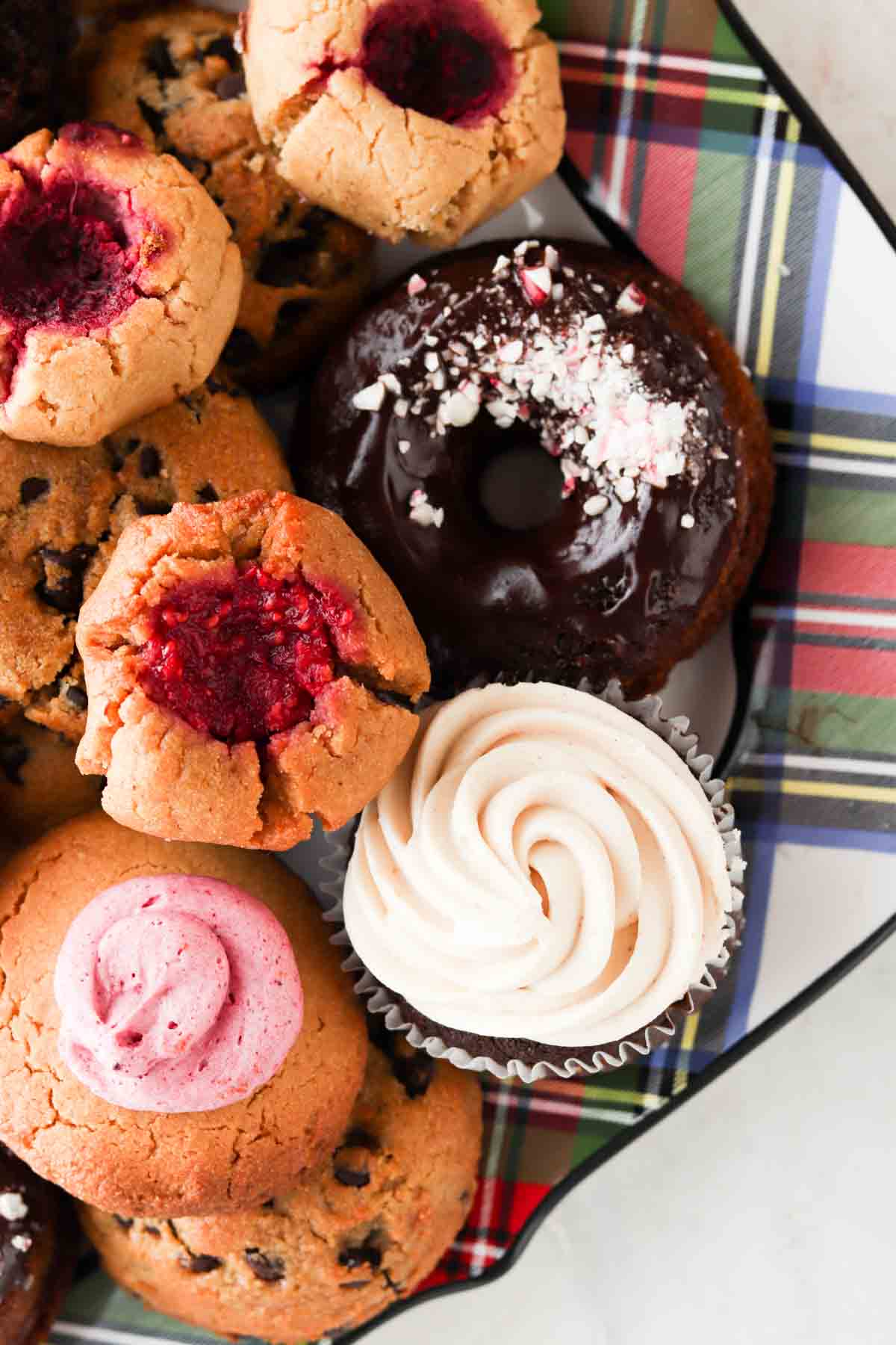 NEW! Preorder Small Dessert Boxes for Christmas