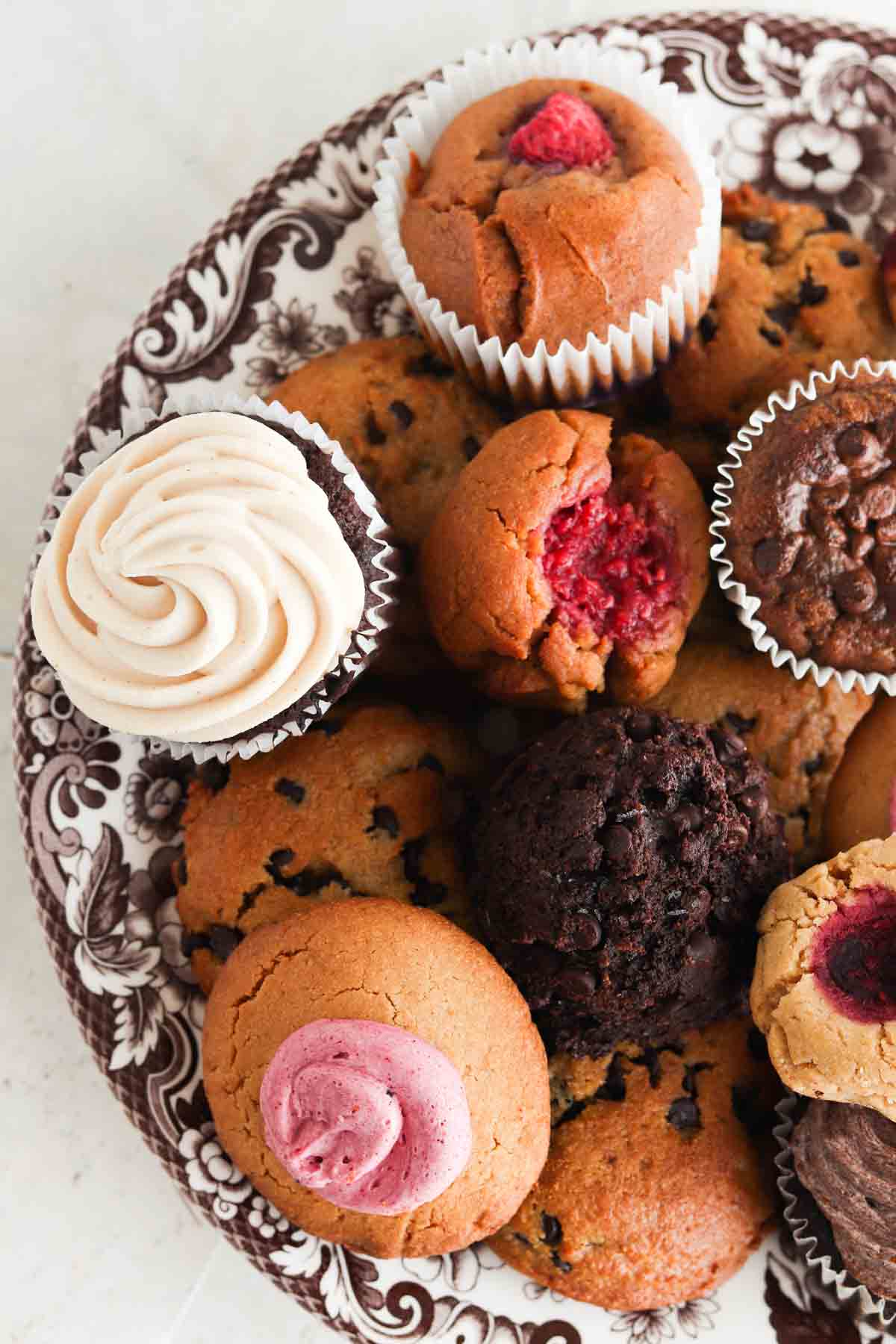 NEW! Medium Dessert Boxes for Thanksgiving